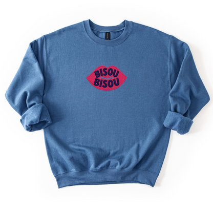 Bisou Bisou Embroidery - Gildan Crewneck Sweatshirt