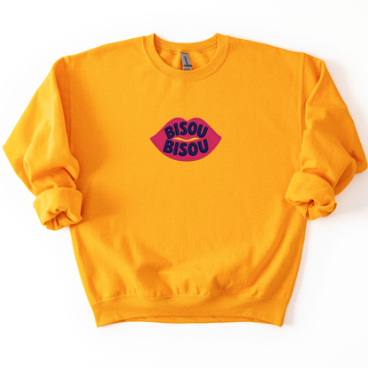 Bisou Bisou Embroidery - Gildan Crewneck Sweatshirt