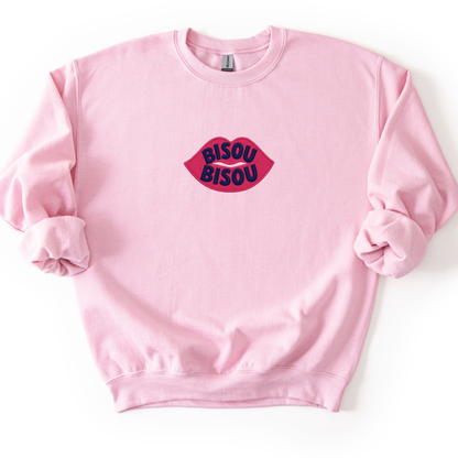 Bisou Bisou Embroidery - Gildan Crewneck Sweatshirt