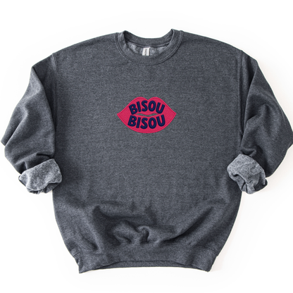 Bisou Bisou Embroidery - Gildan Crewneck Sweatshirt