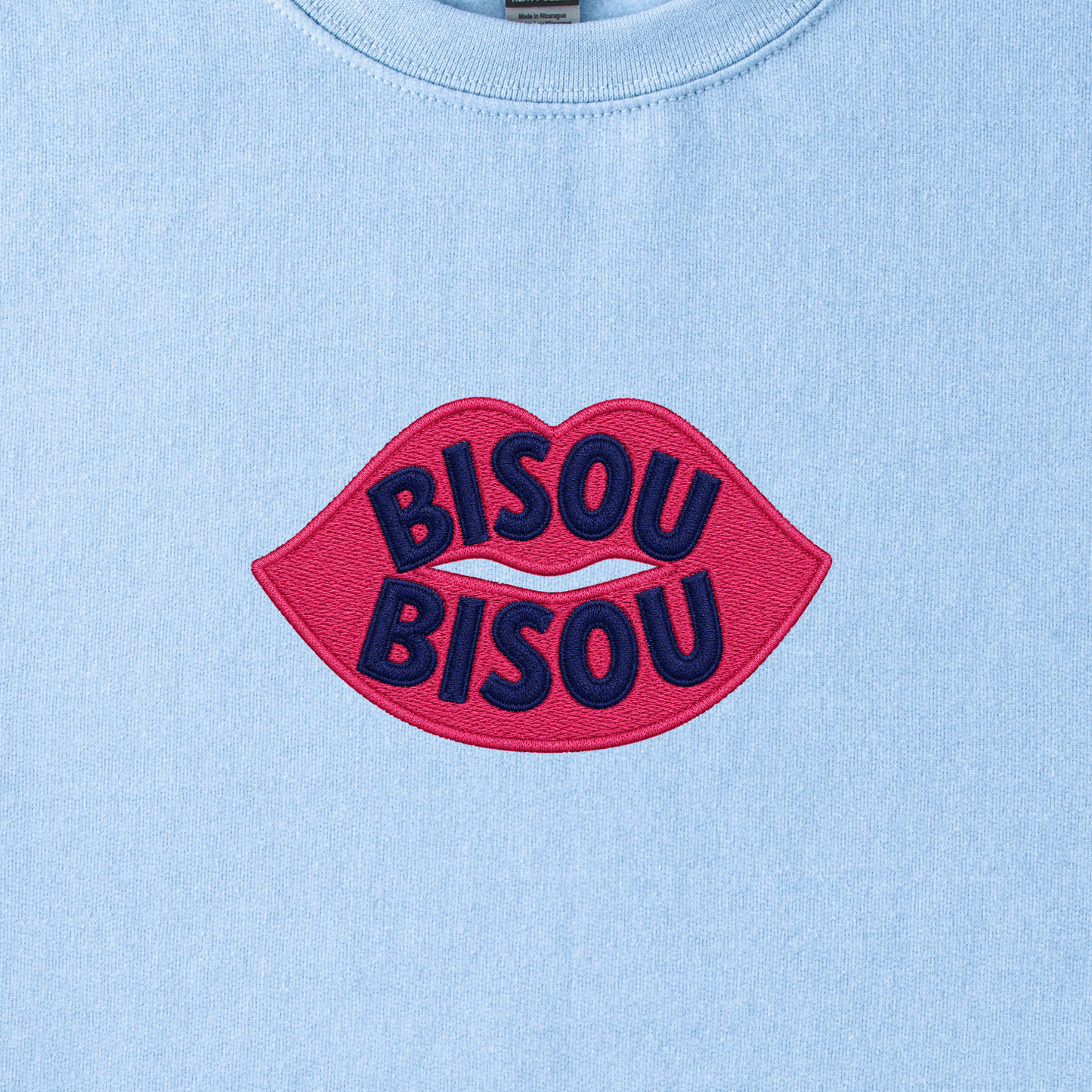 Bisou Bisou Embroidery - Gildan Crewneck Sweatshirt