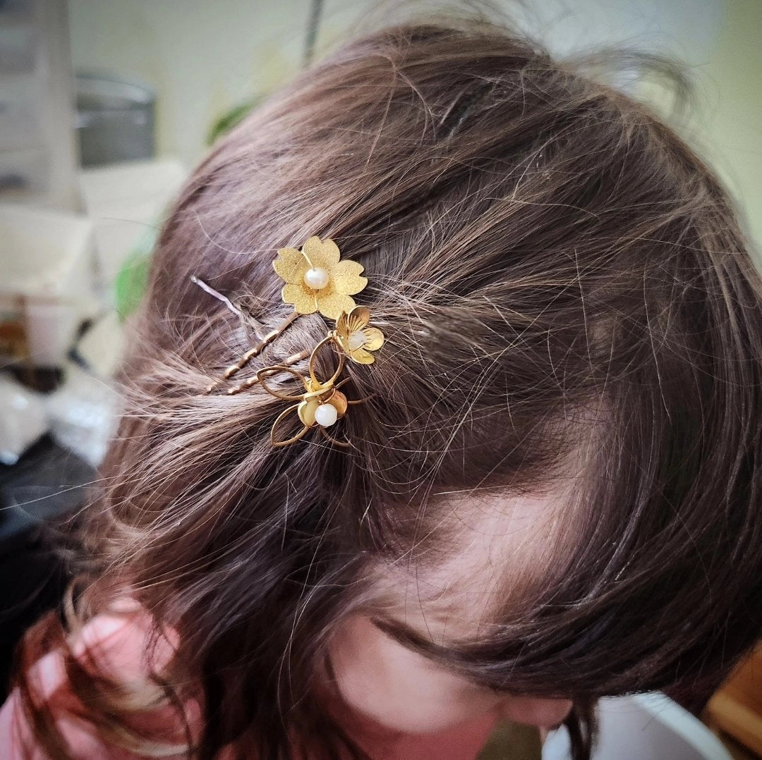 Brass Maidenhair Fern Leaf Sprig Wire Wrapped U Hairpins