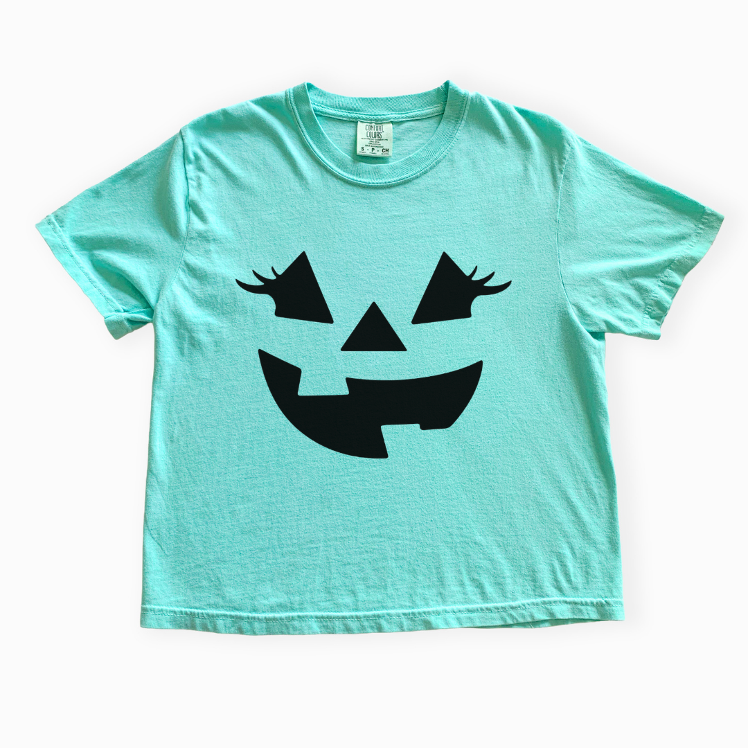 Jackielantern - Comfort Colors Boxy Cropped Tee