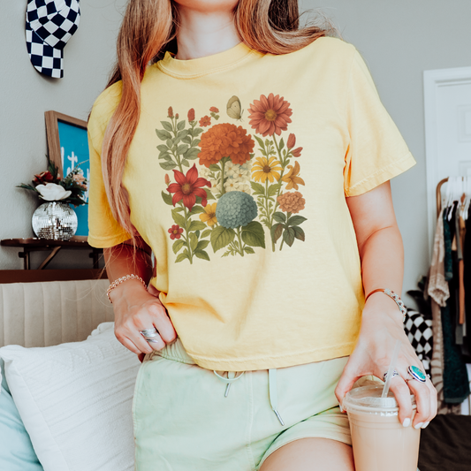Hydrangea Bloom - Comfort Colors Boxy Cropped Tee