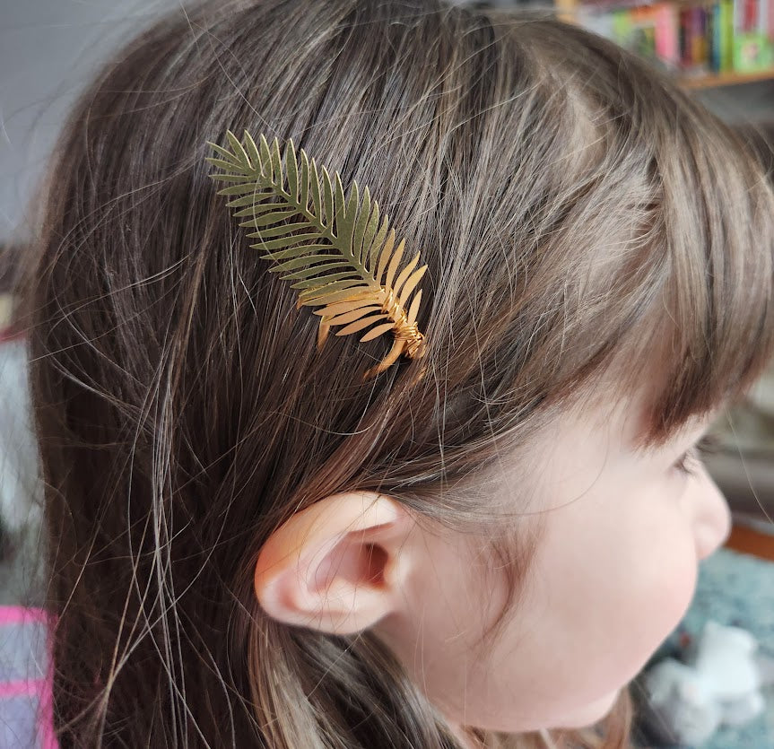 Brass Maidenhair Fern Leaf Sprig Wire Wrapped U Hairpins