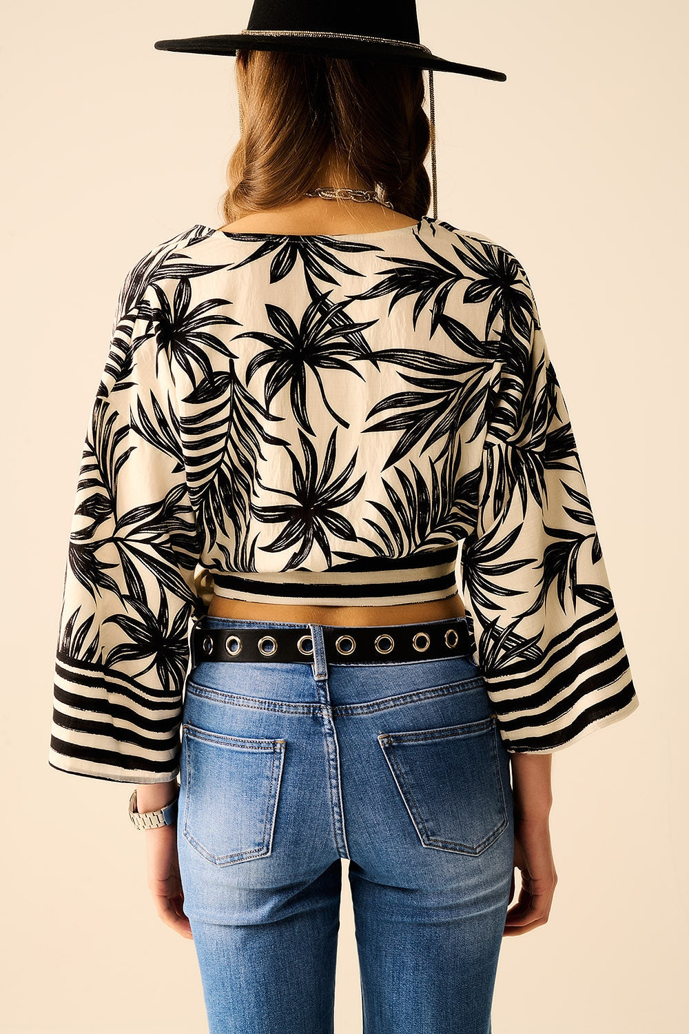 Cropped Top in White With Tropical Motif in Black