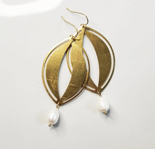 Brass Eyelet & Pearl, Moss Agate Boho Bridal Dangle Earrings