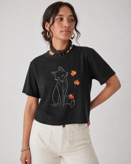 Fox in Fall - Comfort Colors Boxy Cropped Tee