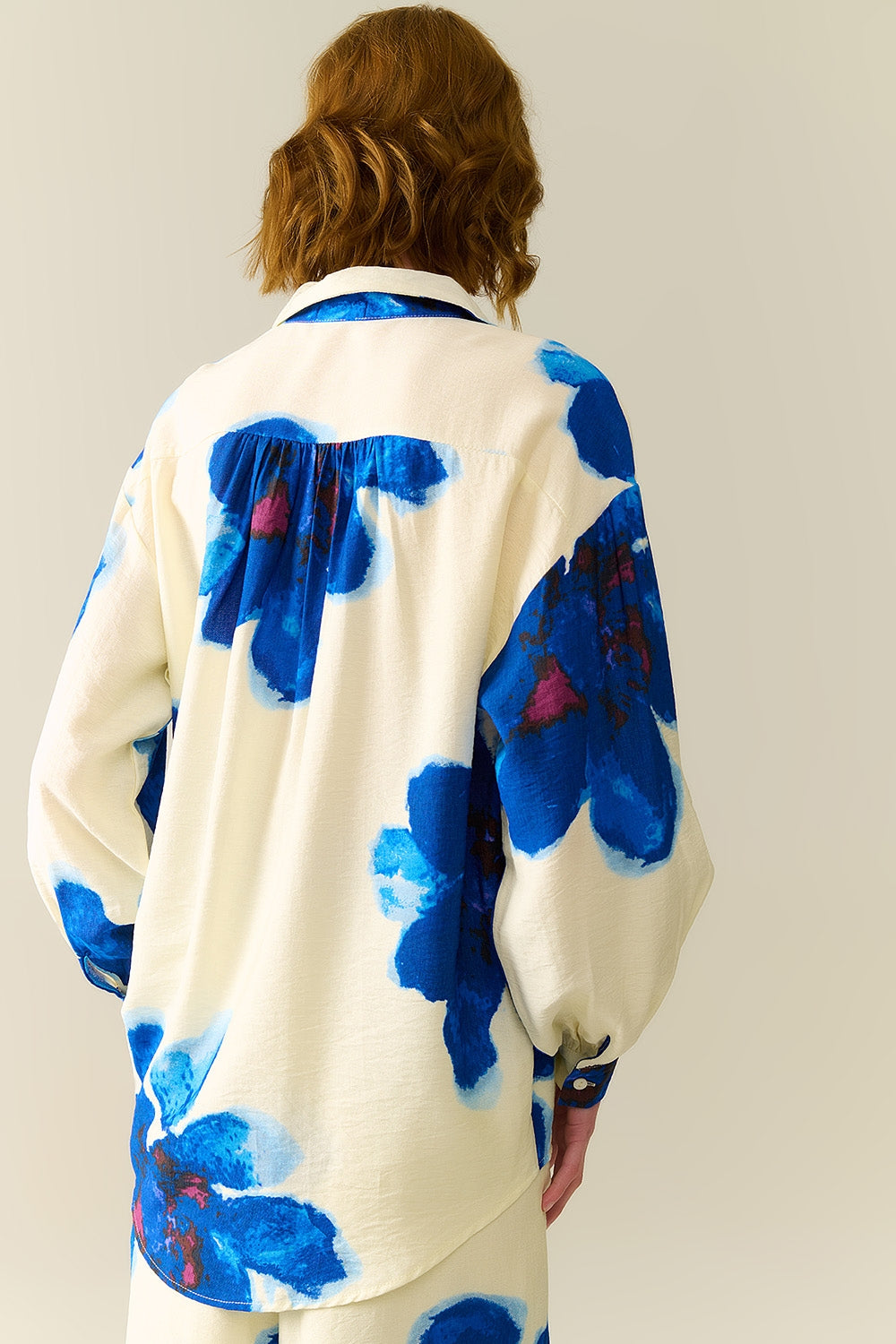 Relaxed Shirt in White With Blue Tropical Flower Print